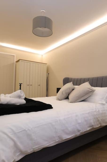 Riverside Serviced Apartments Londra Exterior foto